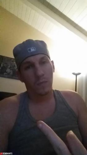 KING SOLO fliping off Losers