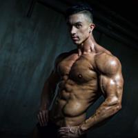 Youngfitnessmusclemodel